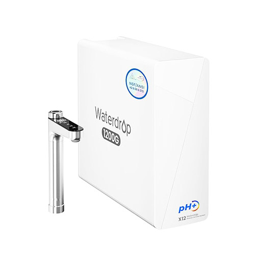 Zertifizierte, tanklose Umkehrosmoseanlage mit 11-stufiger Filtration, 1200 GPD Durchfluss und 3:1 Reinwasserverhältnis.