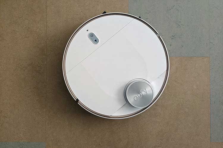 Der Saugroboter eufy RoboVac L70 Hybrid kann nicht nur saugen, sondern auch wischen