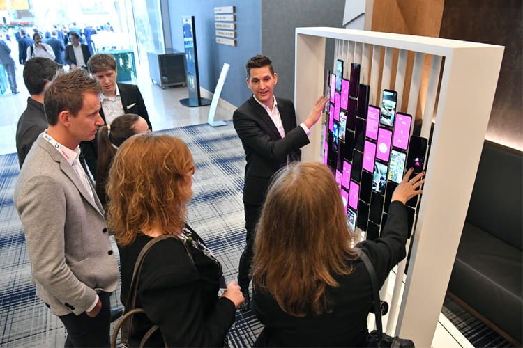 Die connect-ec Messe besteht aus zwei Fach- und zwei Publikumstagen