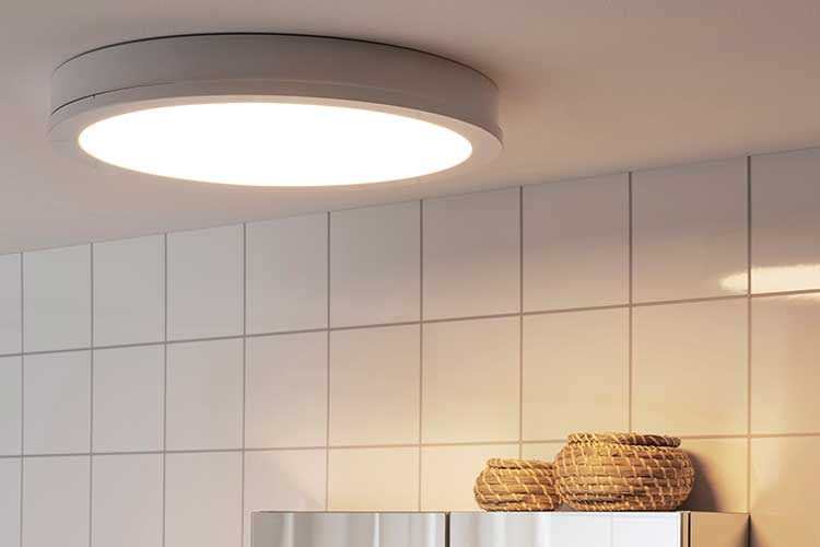 Das IKEA TRÅDFRI Angebot wird um eine smarte Lampe für das Bad erweitert: IKEA GUNNARP