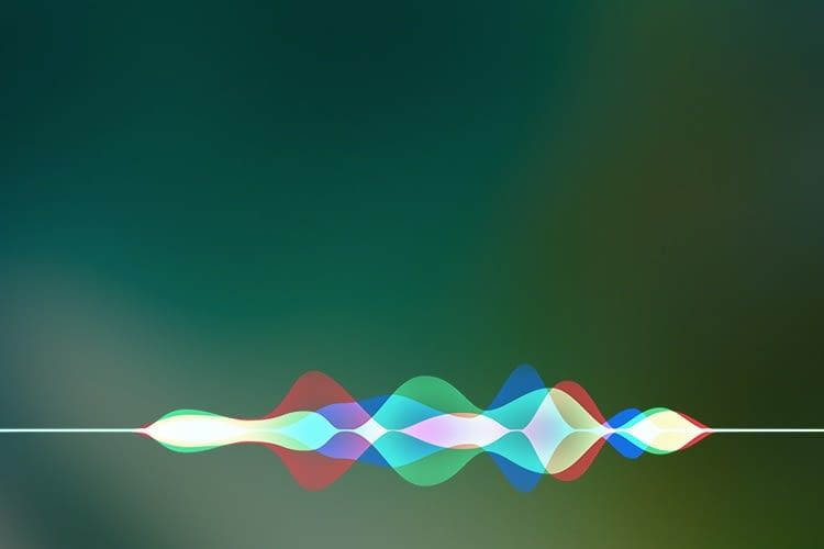 Apple Siri beantwortet Fragen und steuert smarte Geräte