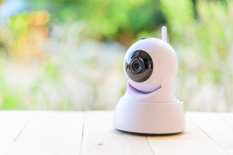 Bei WLAN-Kameras lassen sich Live-Bilder jederzeit am Tablet, PC oder Handy abrufen
