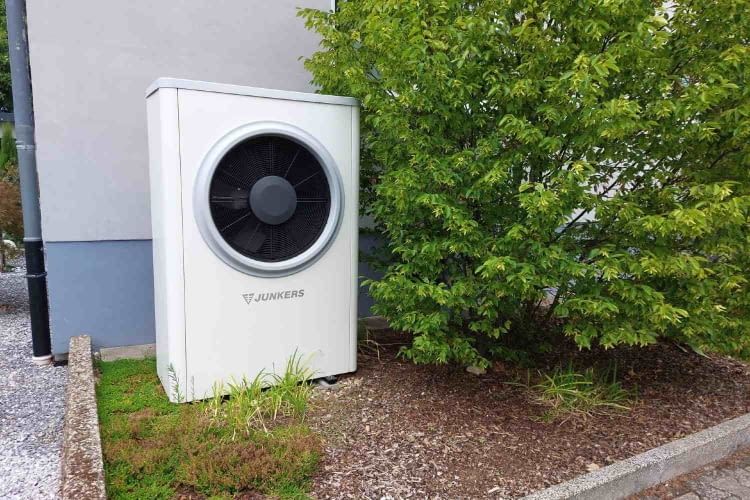 Eine Wärmepumpe ist umweltfreundlich, dafür aber teuer in der Anschaffung. Wir geben einen Überblick über die Kosten und mögliche Förderungen