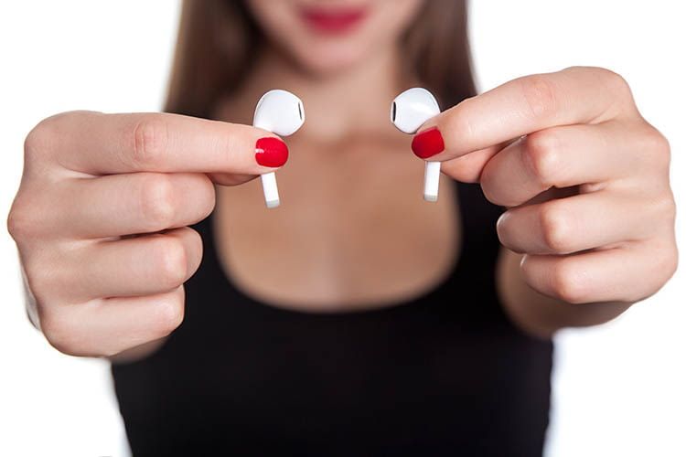 Symbolfoto: Kommen bald solche In-Ear Alexa-Kopfhörer von Amazon und machen Apple AirPods konkurrenz?