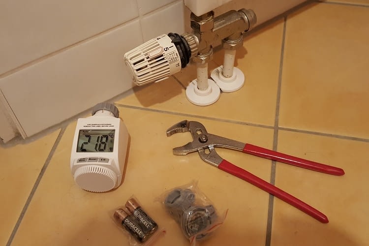 Die Installation des Thermostats im Smart Home-System von SmartService ist einfach