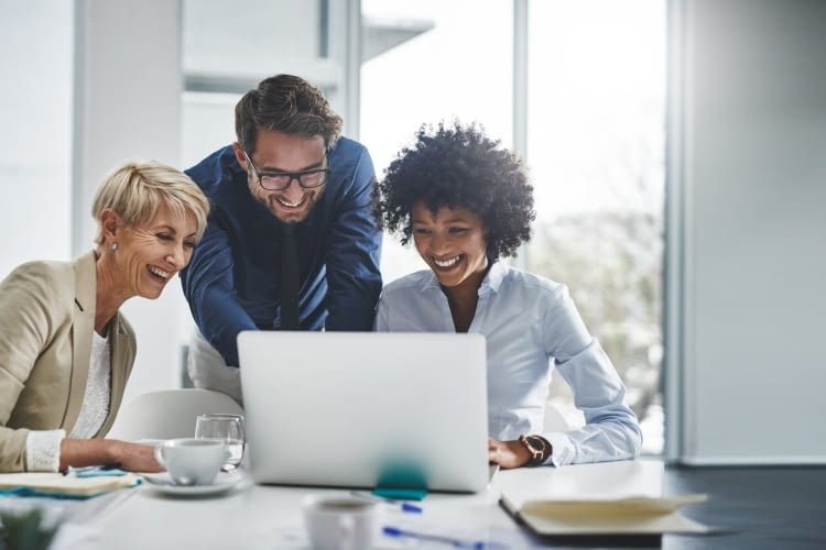 Was sind die Vorteile von Webhosting?