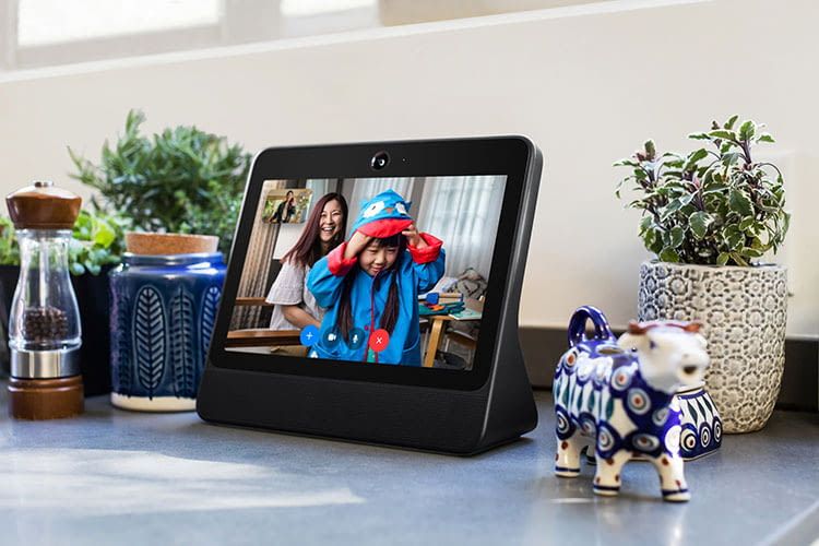 Facebook Portal richtet sich an Nutzer, die gerne Video-Chats mit Facebook Messenger oder WhatsApp durchführen