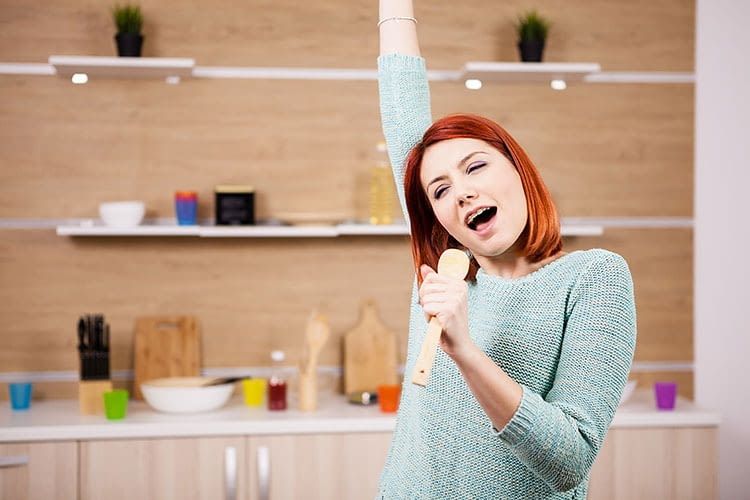 Mit einem Amazon Echo und Alexa wird die Küche zur Musikbühne