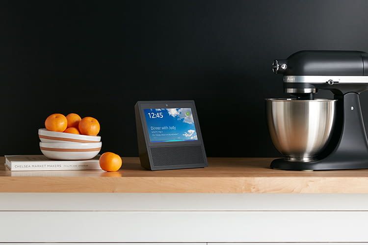 Amazon Echo Show bietet Alexa Sprachsteuerung und Touch-Display