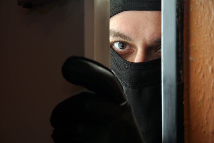Mit einer vernetzen Alarmanlage haben Einbrecher keine Chance