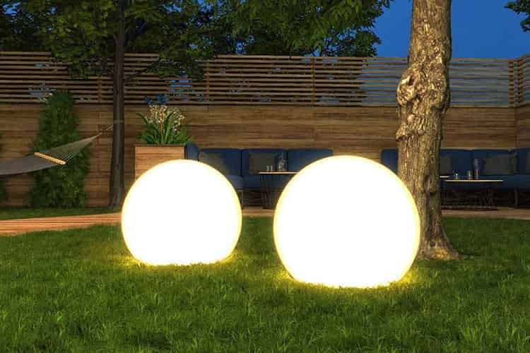 Die von ALDI verkaufte tint Gartenlampe hat einen Durchmesser von 35 Zentimetern