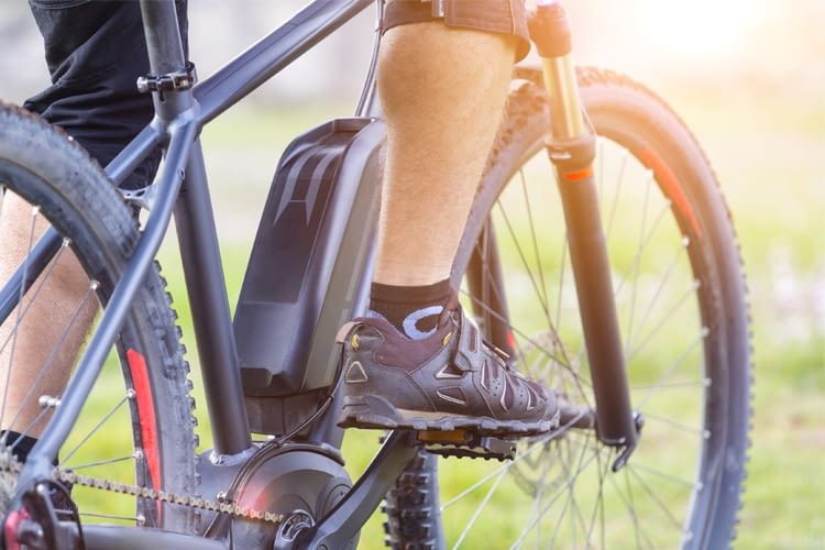 Wem sein E-Bike zu langsam ist, der hat verschiedene Möglichkeiten es zu beschleunige