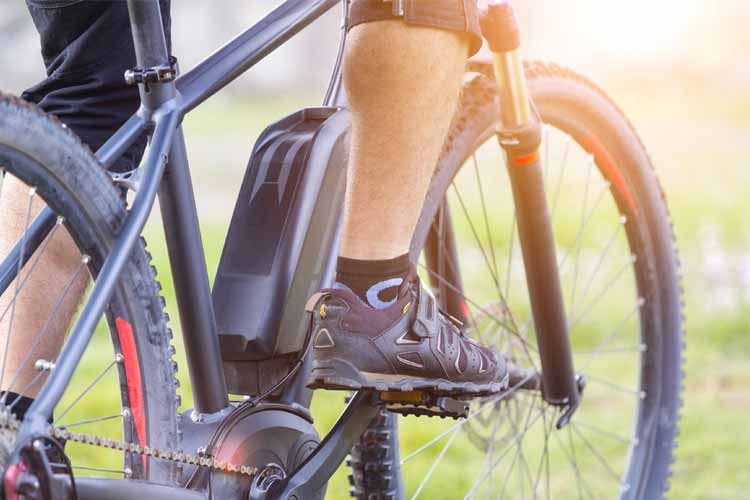 Wem sein E-Bike zu langsam ist, der hat verschiedene Möglichkeiten es zu beschleunige