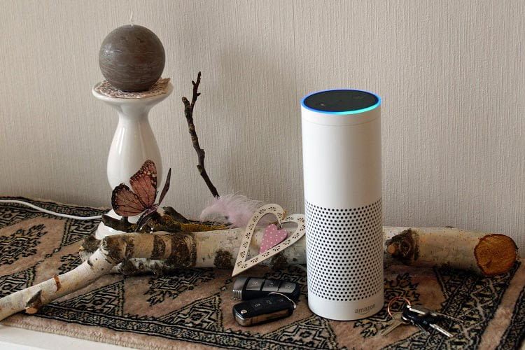 Begonnen hat alles mit diesem Echo der 2. Generation, inzwischen steht bei uns die gesamte Echo Produktfamilie