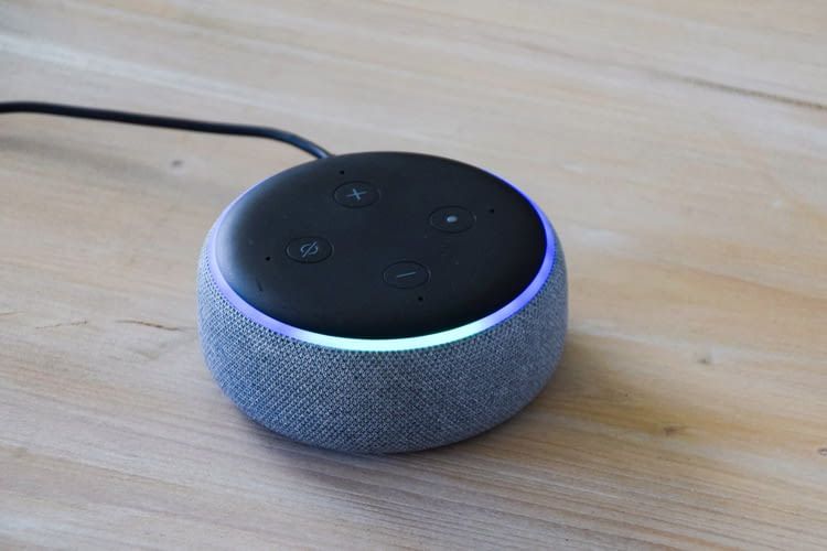 Amazon Echo Lautsprecher hören nur auf ganz bestimmte Aktivierungsworte