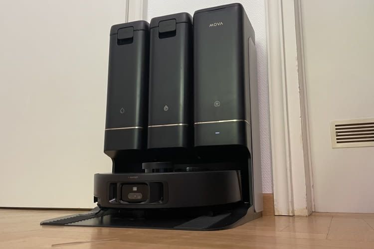 Der Mova Z50 Ultra besticht mit großer Reinigungsstation und Wischwalze