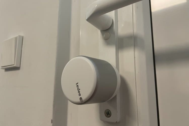 Um das volle Potenzial des tedee GO 2 auszuschöpfen, empfehlen wir dringend die Verwendung der Bridge