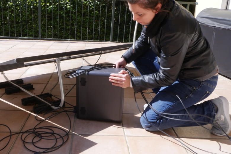 Kleinere Speicher wie dieser wiegen meist etwa 20 kg, große bis zu 60 kg