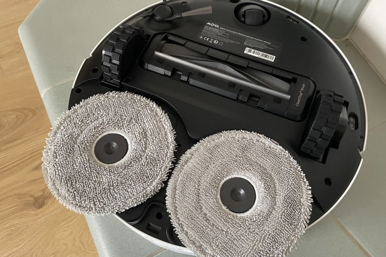 Auch auf der Unterseite gibt es keine Überraschungen