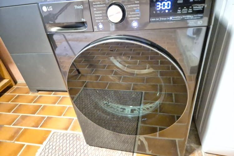 Beim design gibt es keine Überraschung. Dennoch wirkt der Trockner hochwertig und ist gut verarbeitet