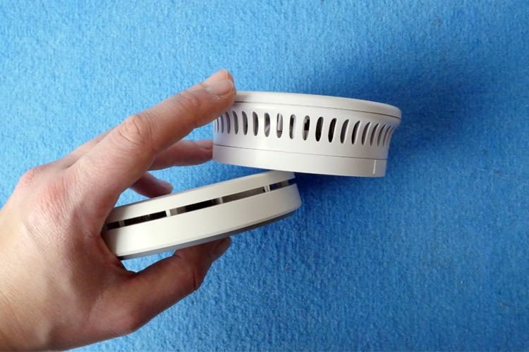 ABUS RWM 160 (links) ist deutlich schmaler als das Standard-Modell rechts