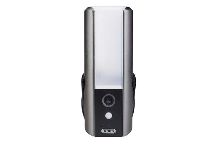 Die ABUS Smart Security WLAN Lichtkamera OPPIC36520 ist eine Überwachungskamera mit Licht und Alarm