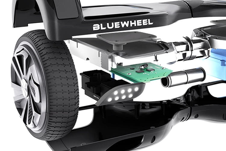 Zwei 350 Watt-Motoren treiben das Hoverboard Bluewheel HX310s an