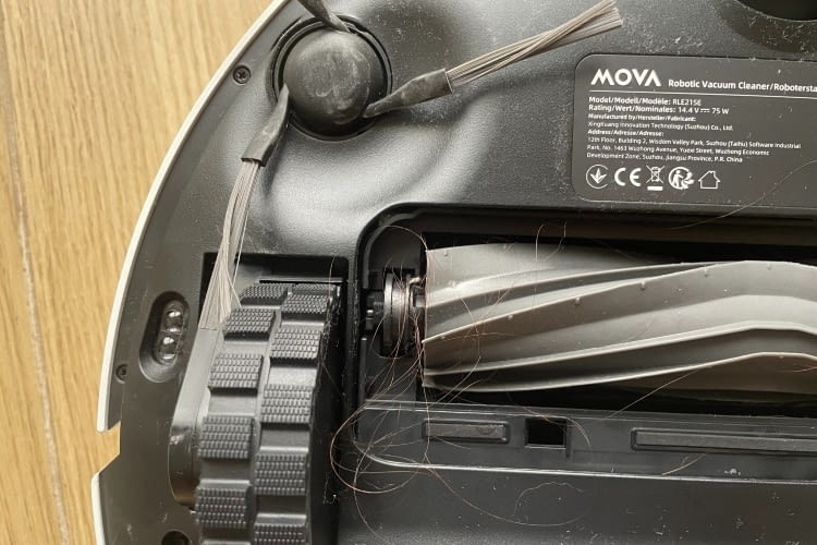 Einzelne Haare wickelten sich im Test dann doch um die Hauptbürste