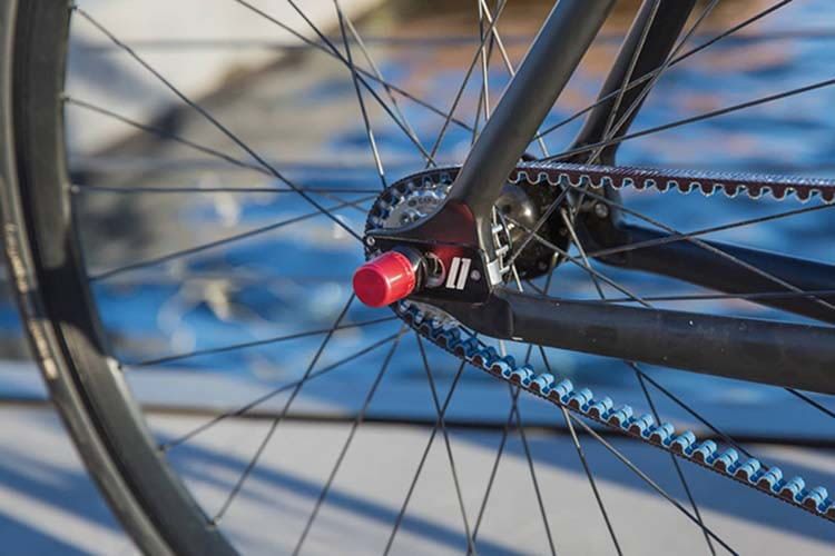 ABUS NutFix sichert nicht nur das Vorder- und Hinterrad von E-Bikes, Pedelecs und Fahrrädern, sondern setzt auch Design-Akzente