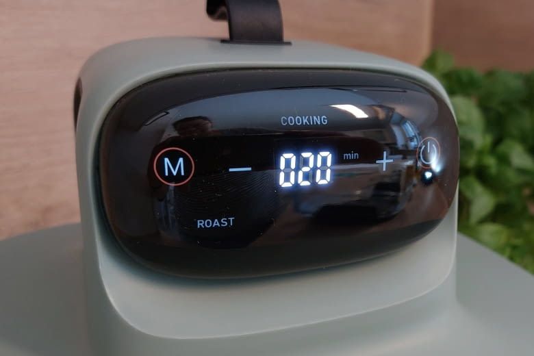 Die Steuerung der Funktionen erfolgt durch sehr wenige Tasten