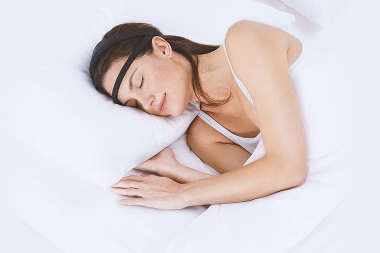 Das Dreem 2 Stirnband misst so genau wie professionelle Schlafkliniken