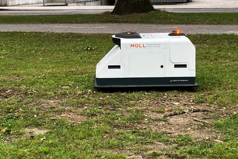Wir haben den Roboter in Karlsruhe bei der Arbeit beobachtet