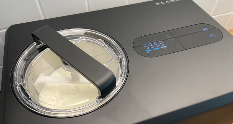 Die Klamer Eismaschine überzeugte in unserem Test voll und ganz
