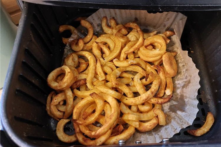 Pommes gehören zu den absoluten Heißluftfritteusen Klassikern