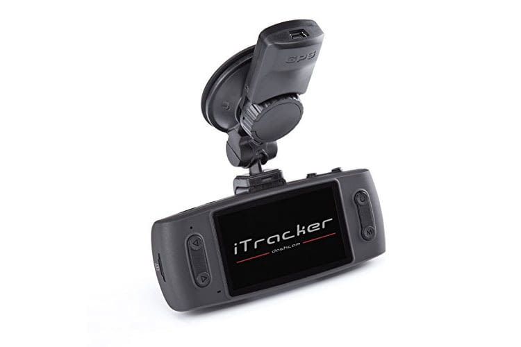 Die Dashcam iTracker GS6000 -A12 wird über eine Saugnapfbefestigung an der Scheibe festgemacht