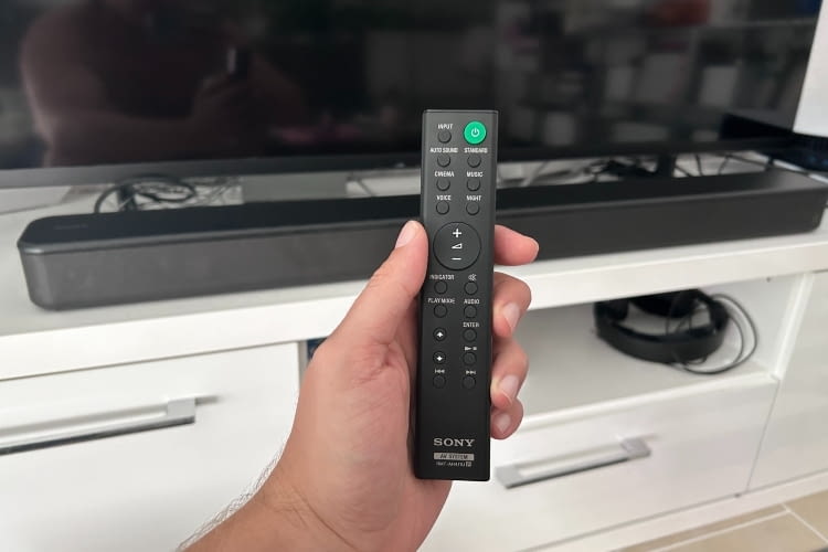 Die Fernbedienung der Sony Soundbar ist einfach zu verstehen und beinhalten alle wichtigsten Funktion.