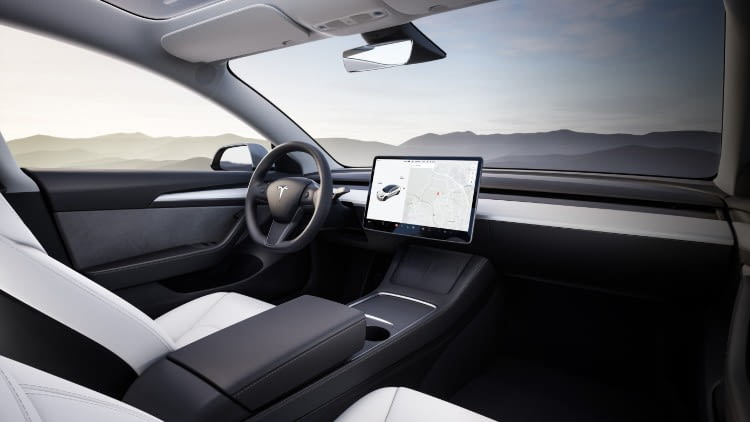 Der Innenraum der Tesla Wagen ist puristisch reduziert