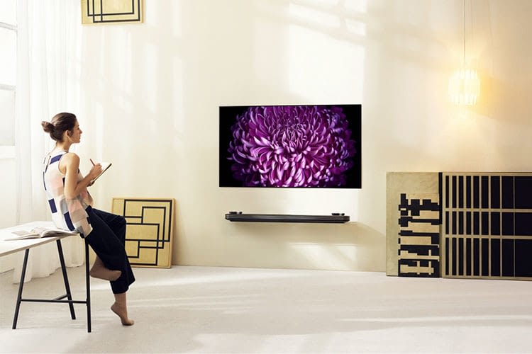 Der LG Signature W7V Wallpaper TV ist bereits im Handel erhältlich