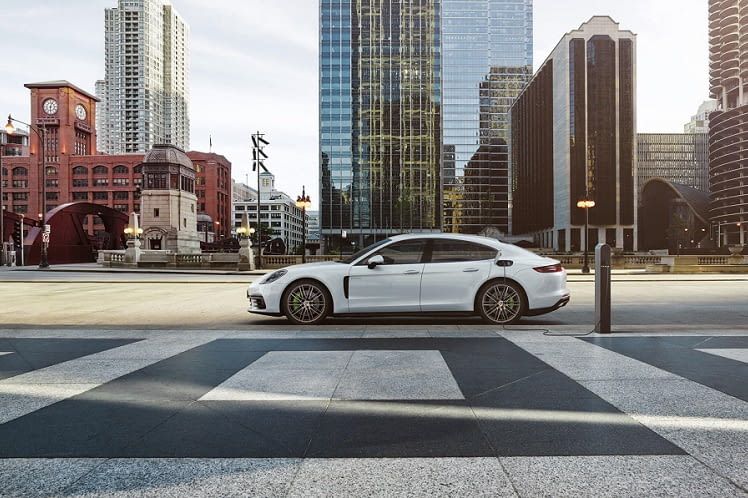 Wie schlägt sich der Porsche Panamera E-Hybrid im Reichweiten-Ranking der Elektroautos?