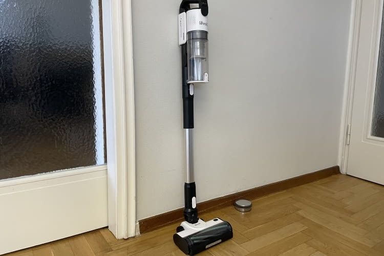 Der Levoit LVAC 200 unterscheidet sich optisch nicht stark von anderen Modellen