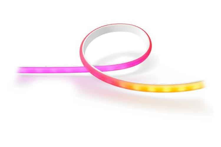 Der Philips Hue Ambiance Gradient Lightstrip illuminiert in mehreren Farben gleichzeitig und hat das Zeug zum Bestseller