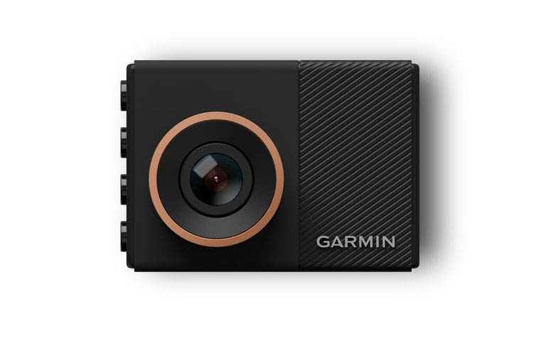 Die Garmin Dash Cam 55 überzeugt Tester mit einer Fülle von Assistenz-Funktionen und hoher Auflösung