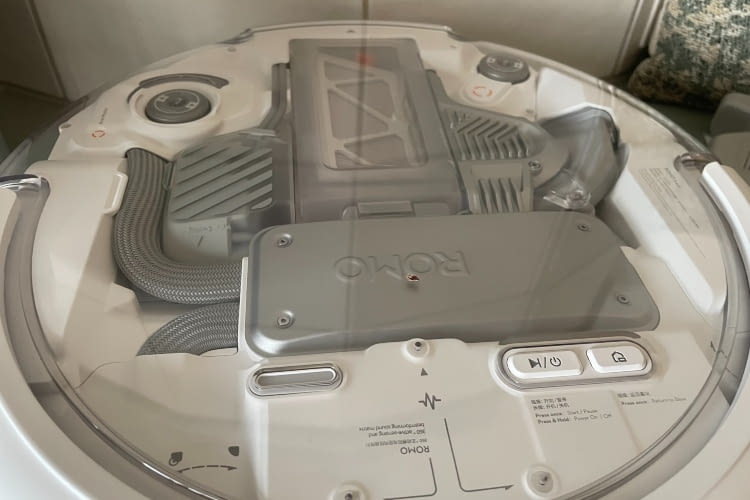 Die Oberseite des ROMO P ist transparent und kann nicht aufgeklappt werden