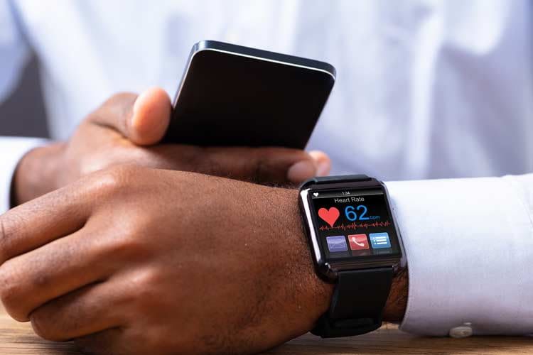 Herzfrequenzmessung zählt zu den Standardfunktionen jeder Smartwatch