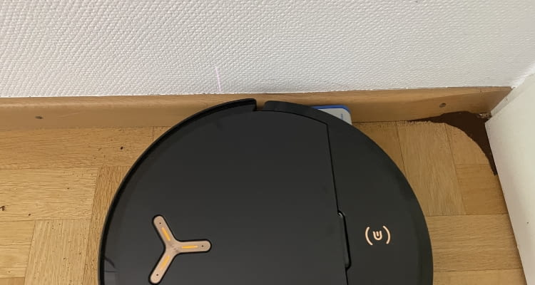 Die Kantenreinigung in Ecken gelingt zufriedenstellend