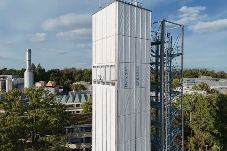 Demonstratorhochhaus der Universität Stuttgart mit HydroSKIN Prototypfassaden in der 10. Etage