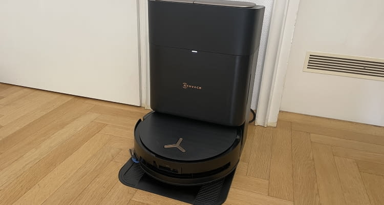 DEEBOT X9 PRO OMNI kommt mit verhältnismäßig kleiner Reinigungsstation