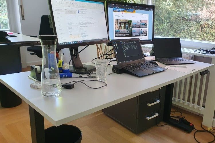 Der Desktopia Pro kann bis zu 80 kg bewegen