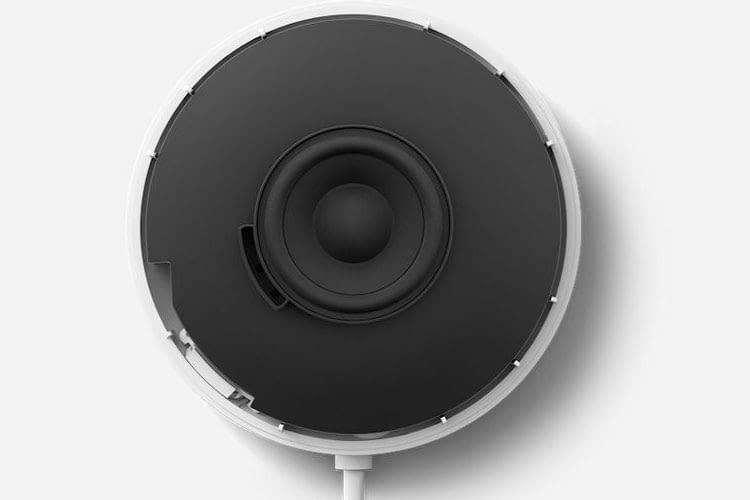 Der Sound des Google Nest Mini wurde im Vergleich zum Google Home Mini verbessert und liefert noch kräftigere Bässe