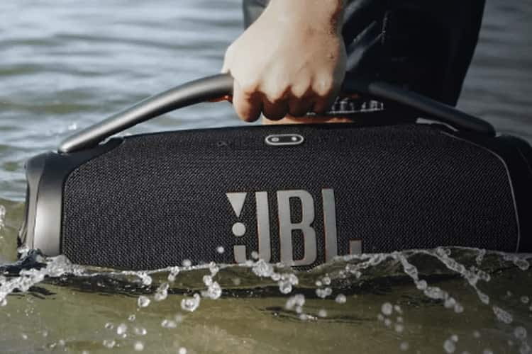 Dank der starken IP67 Schutzklasse, ist der JBL Boombox 3 vor Wasser sicher.